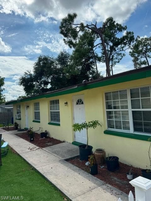 5635-5637 10th AVE FORT MYERS, FL 33907
