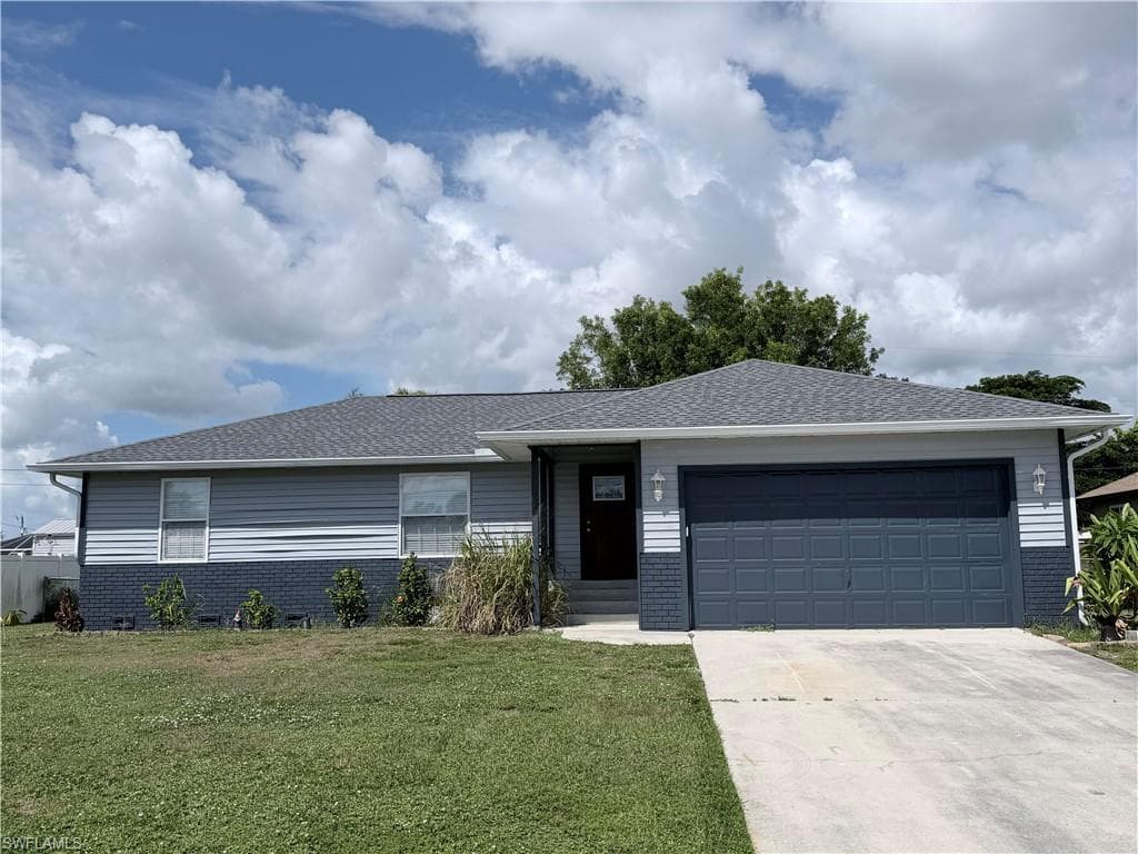 818 SW 8th CT CAPE CORAL, FL 33991