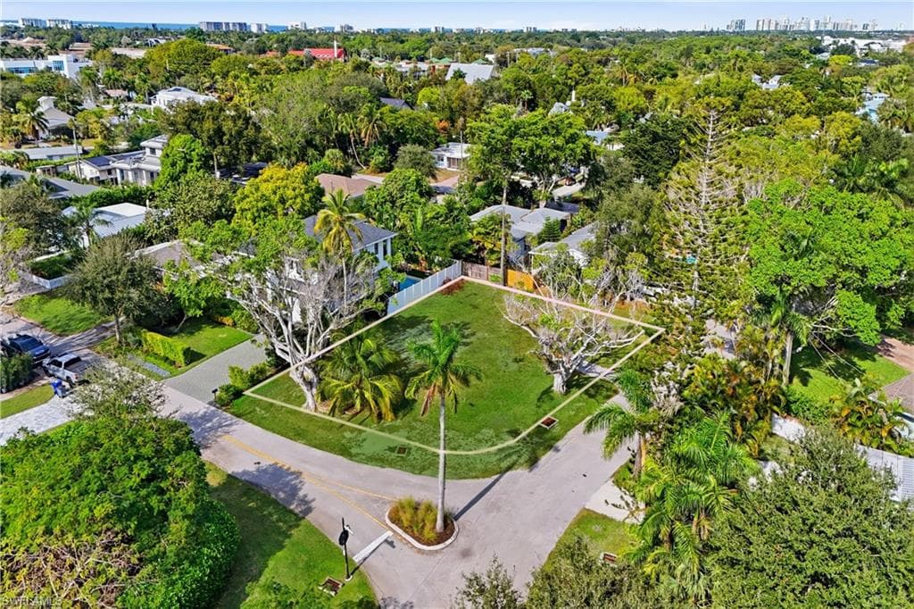 1165 8th TER N NAPLES, FL 34102