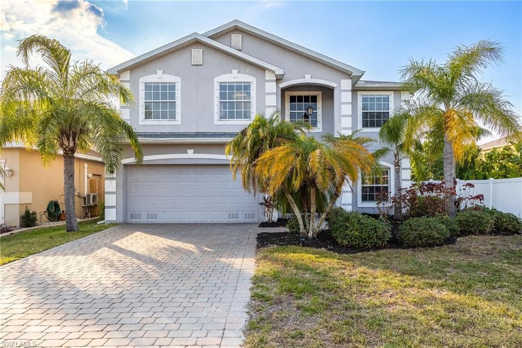 8197 Silver Birch WAY LEHIGH ACRES, FL 33971