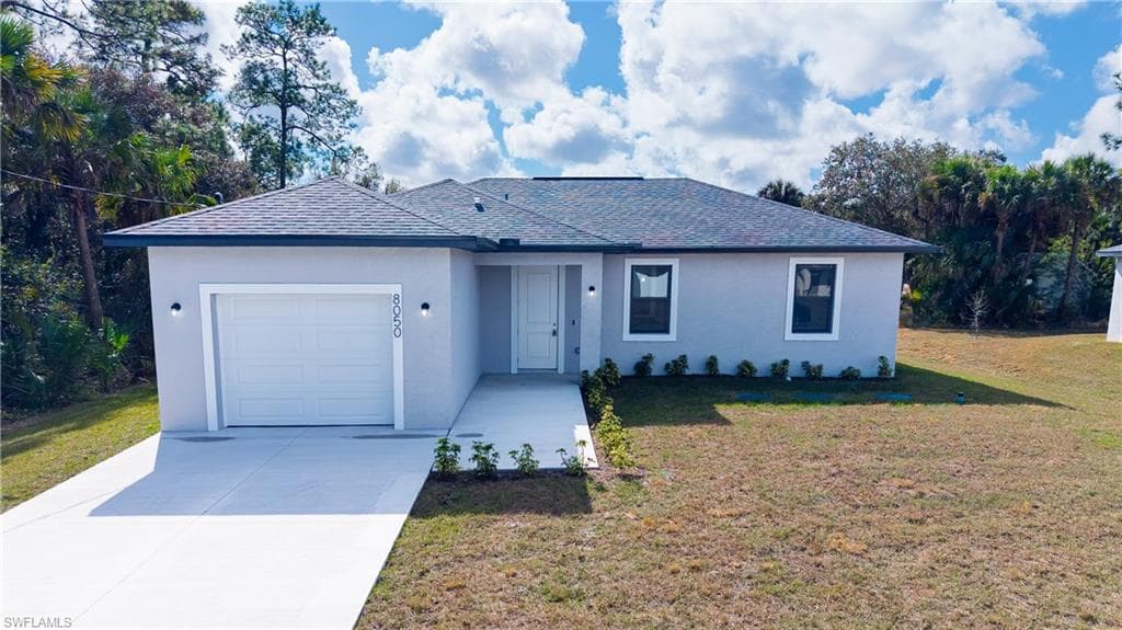 8050 Sherwood CIR LABELLE, FL 33935