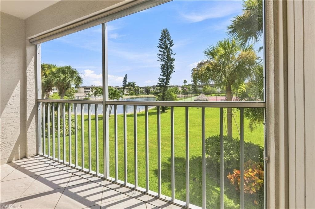 1004 Manatee RD H206 NAPLES, FL 34114
