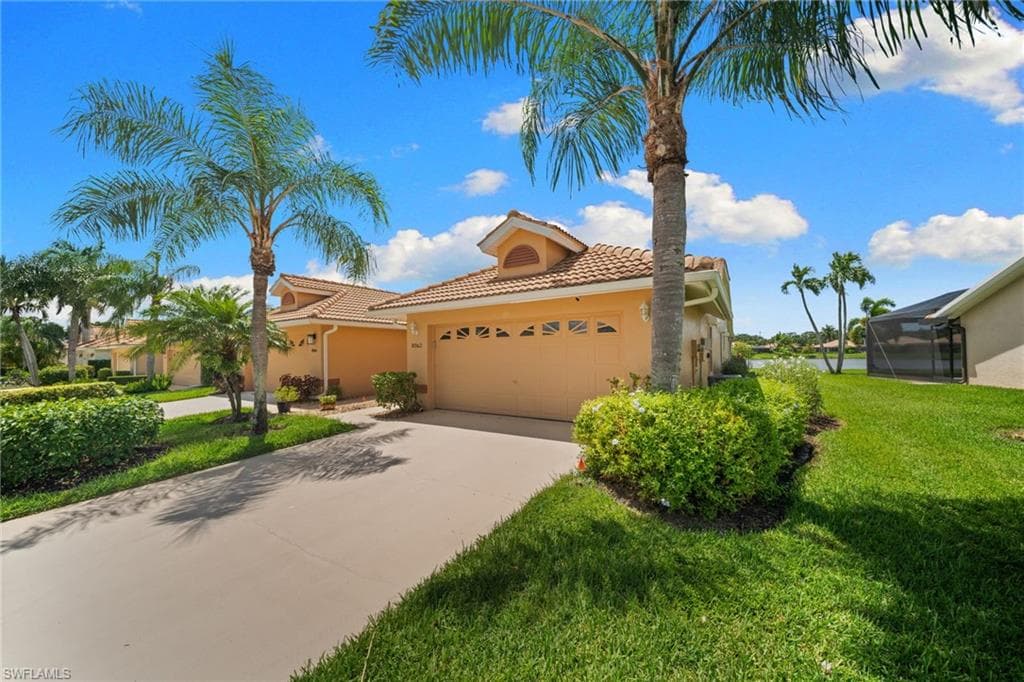 8062 Palomino DR 42 NAPLES, FL 34113