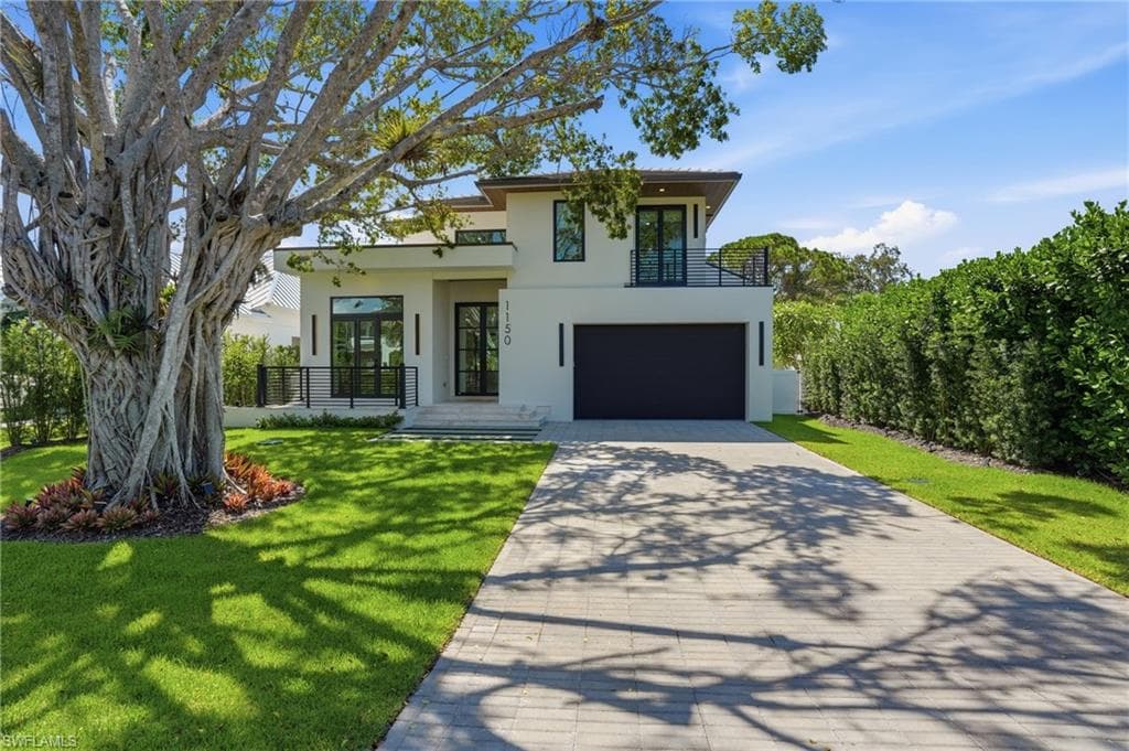 1150 8th TER N NAPLES, FL 34102