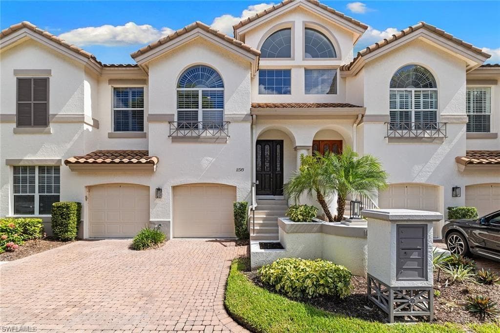 156 Colonade CIR 1107 NAPLES, FL 34103
