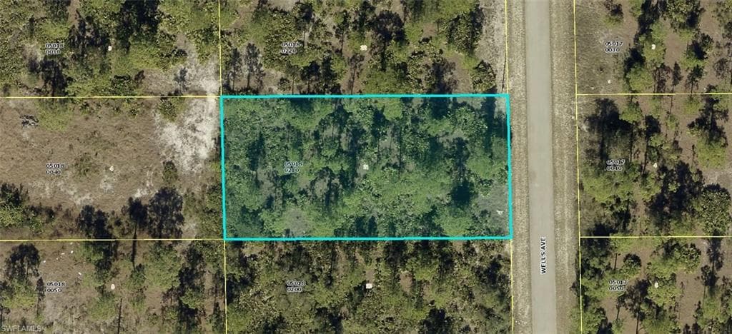 517 Wells AVE LEHIGH ACRES, FL 33972
