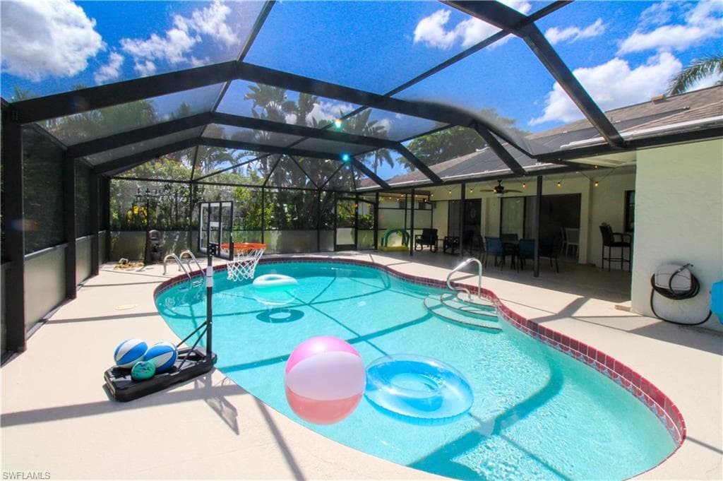 213 Bay Meadows DR NAPLES, FL 34113
