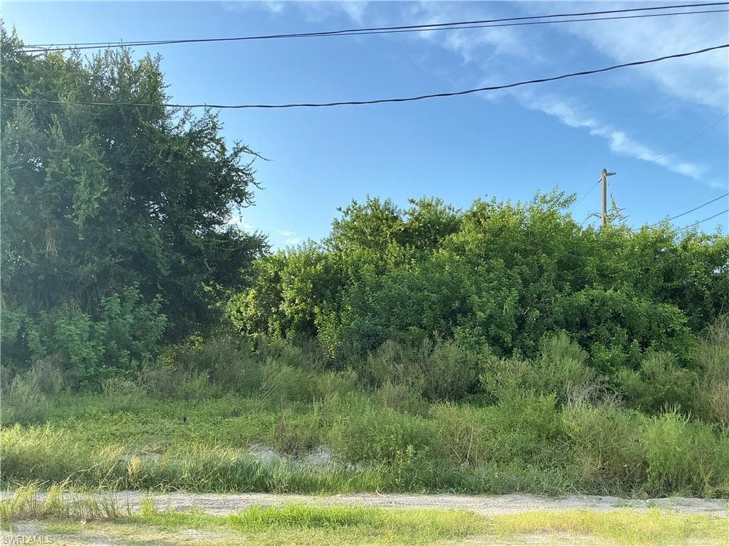 5306 7th ST W LEHIGH ACRES, FL 33971