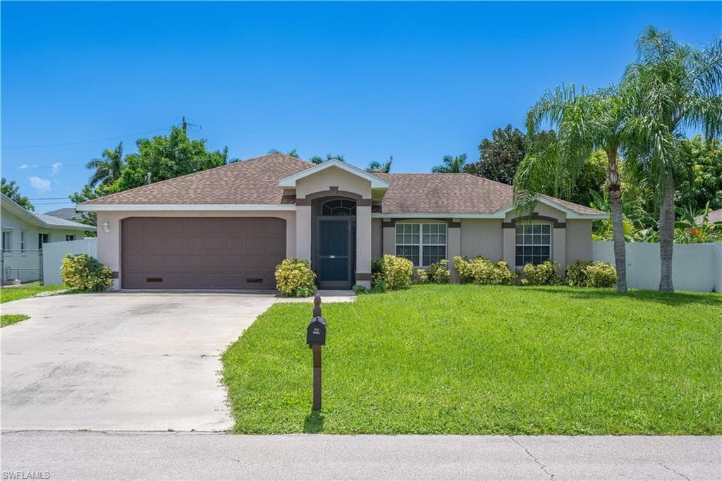 626 Retunda PKWY W CAPE CORAL, FL 33904