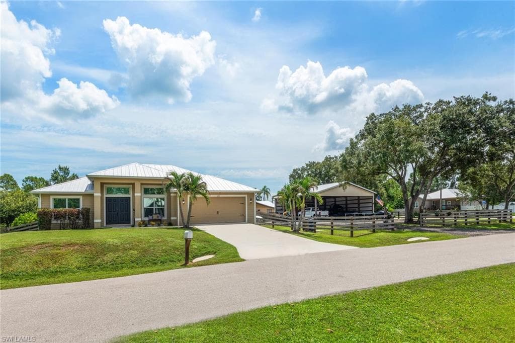 2401 Leavitt RD ALVA, FL 33920