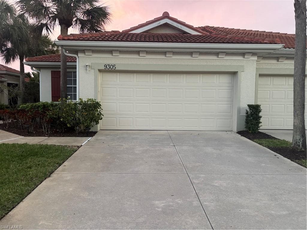 9305 Aviano DR FORT MYERS, FL 33913
