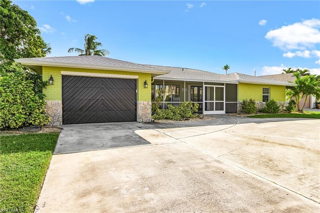 3823 SE 13th AVE CAPE CORAL, FL 33904