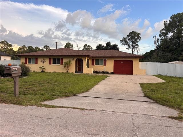2604 E 3rd ST LEHIGH ACRES, FL 33936