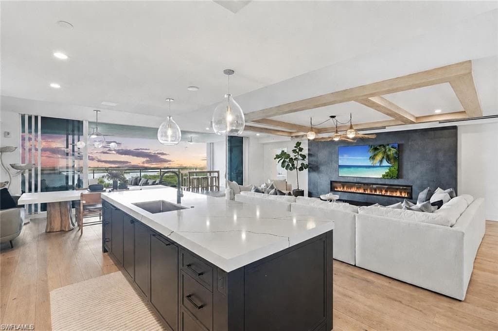 13935 Old Coast RD 805 NAPLES, FL 34110