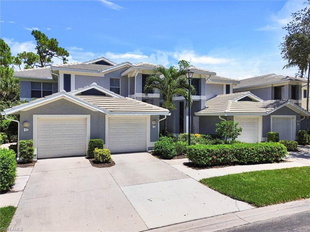 750 Tarpon Cove DR 202 NAPLES, FL 34110