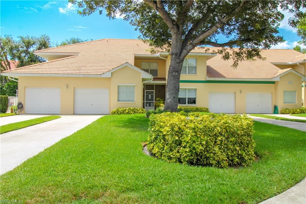 635 Mardel CT 204 NAPLES, FL 34104