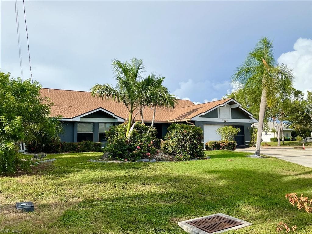 801 SW 51st TER CAPE CORAL, FL 33914