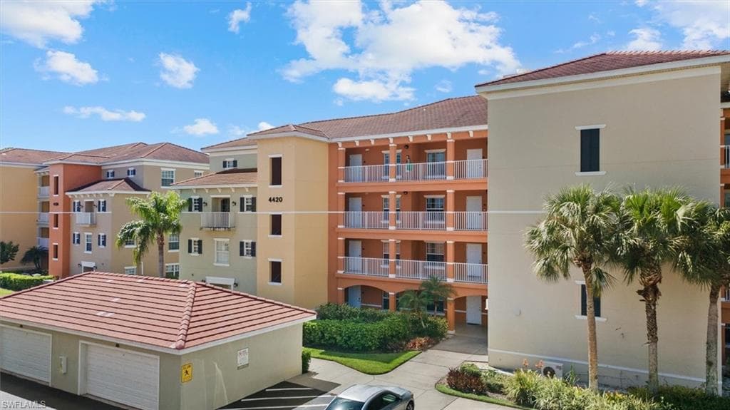 4420 Botanical Place CIR 402 NAPLES, FL 34112