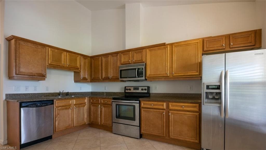 1555 Blue Point AVE 6 NAPLES, FL 34102