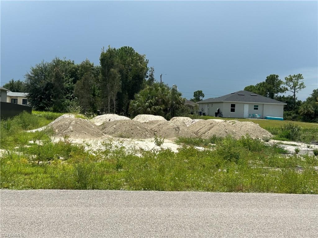 2617 26th ST W LEHIGH ACRES, FL 33971