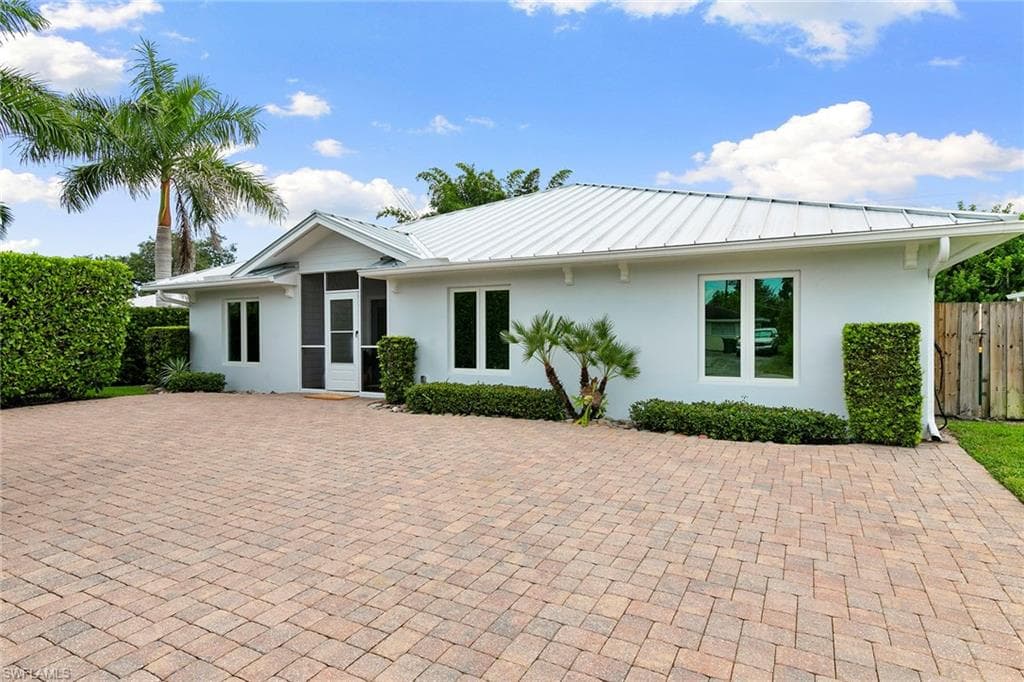 1128 Hilltop DR NAPLES, FL 34103