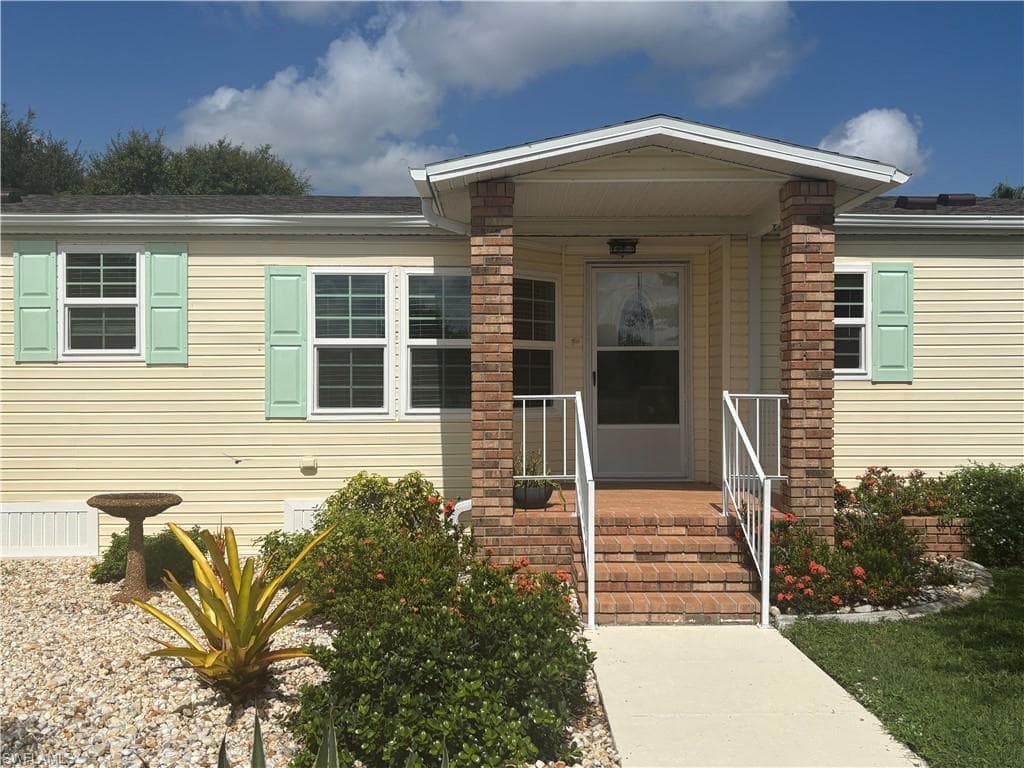 19863 Eagle Trace CT NORTH FORT MYERS, FL 33903