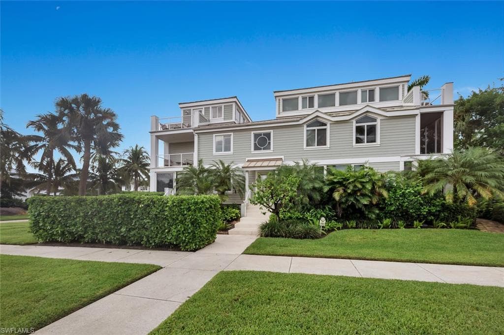 180 6th AVE S 3 NAPLES, FL 34102