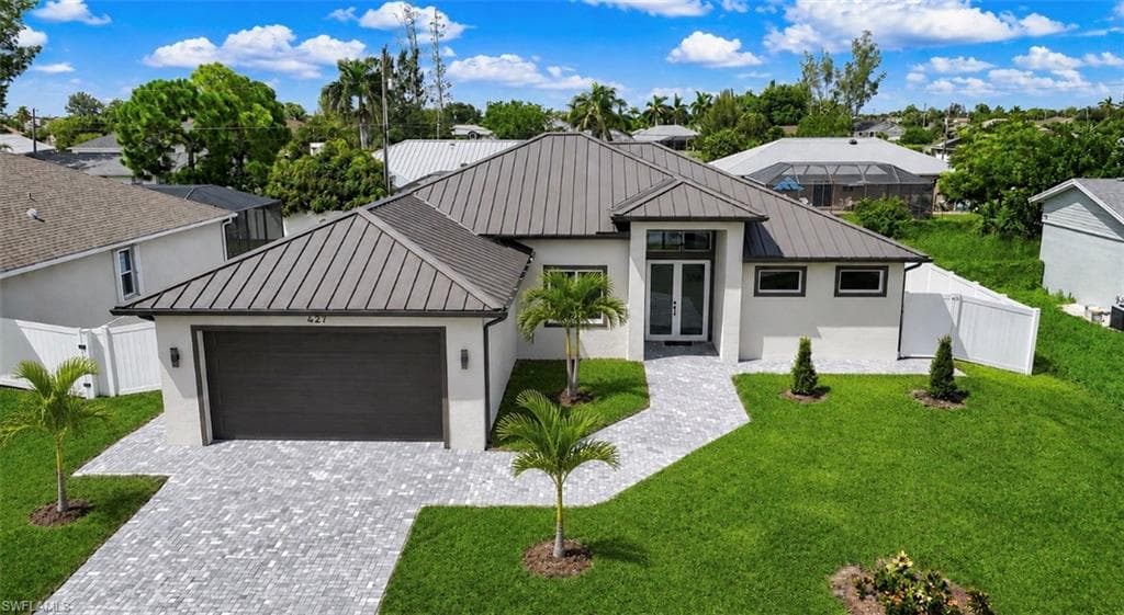 427 SW 21st TER CAPE CORAL, FL 33991