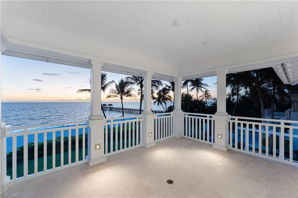 1270 Gulf Shore BLVD S NAPLES, FL 34102