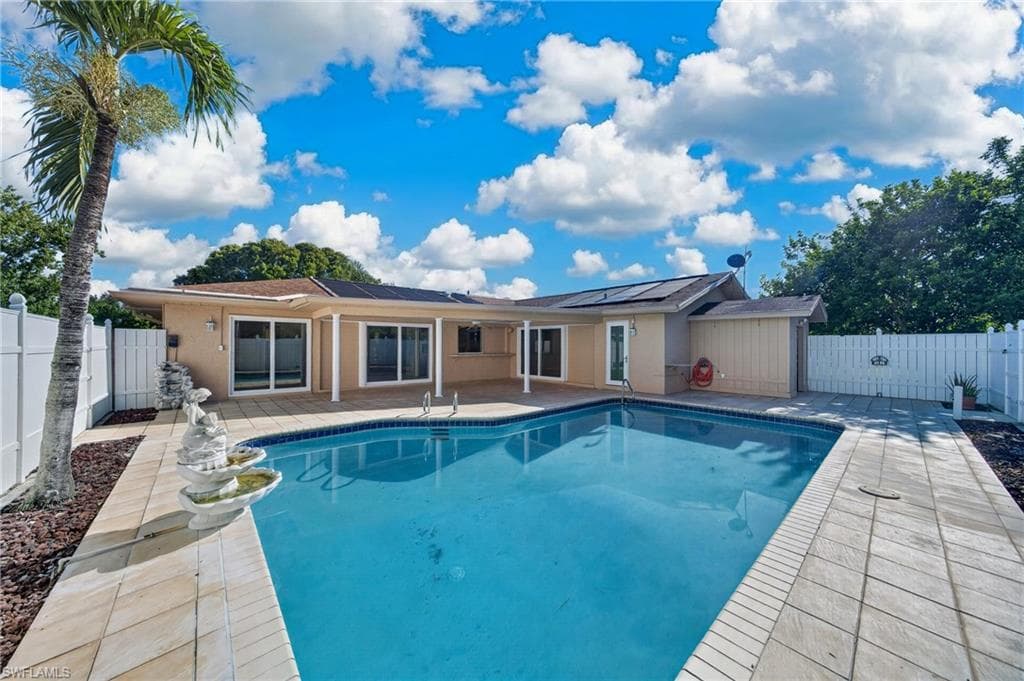 2112 SE 11th ST CAPE CORAL, FL 33990