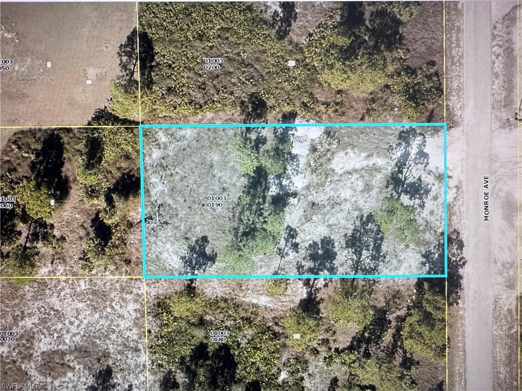 413 Monroe AVE LEHIGH ACRES, FL 33972