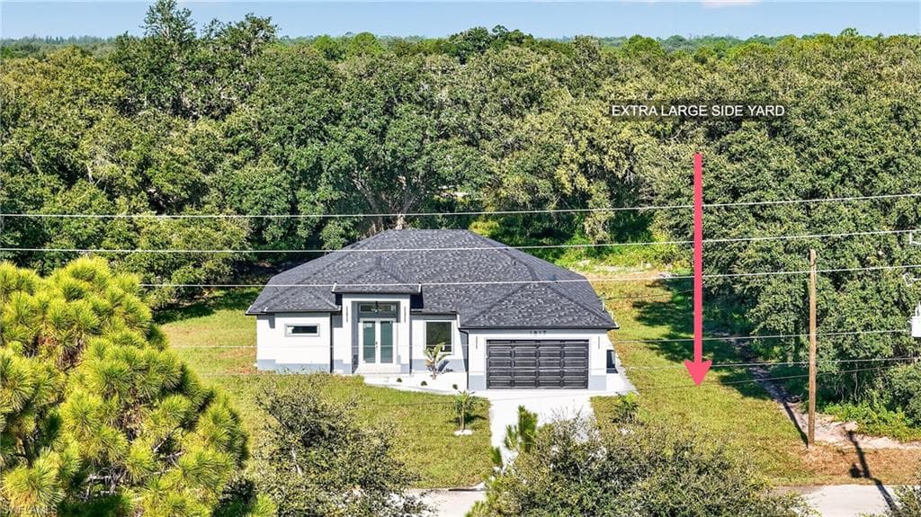 1817 Moore AVE LEHIGH ACRES, FL 33972