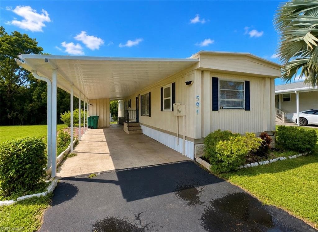 591 Cape Florida LN NAPLES, FL 34104
