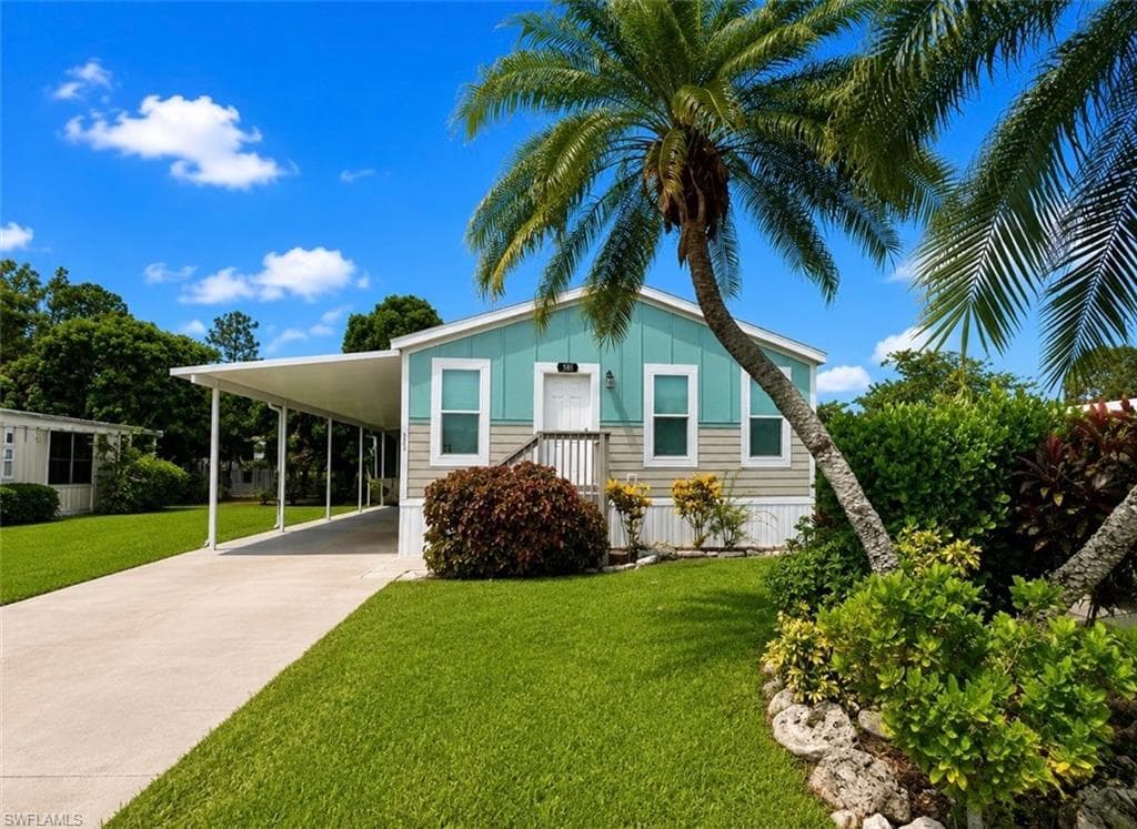 585 Cape Florida LN NAPLES, FL 34104
