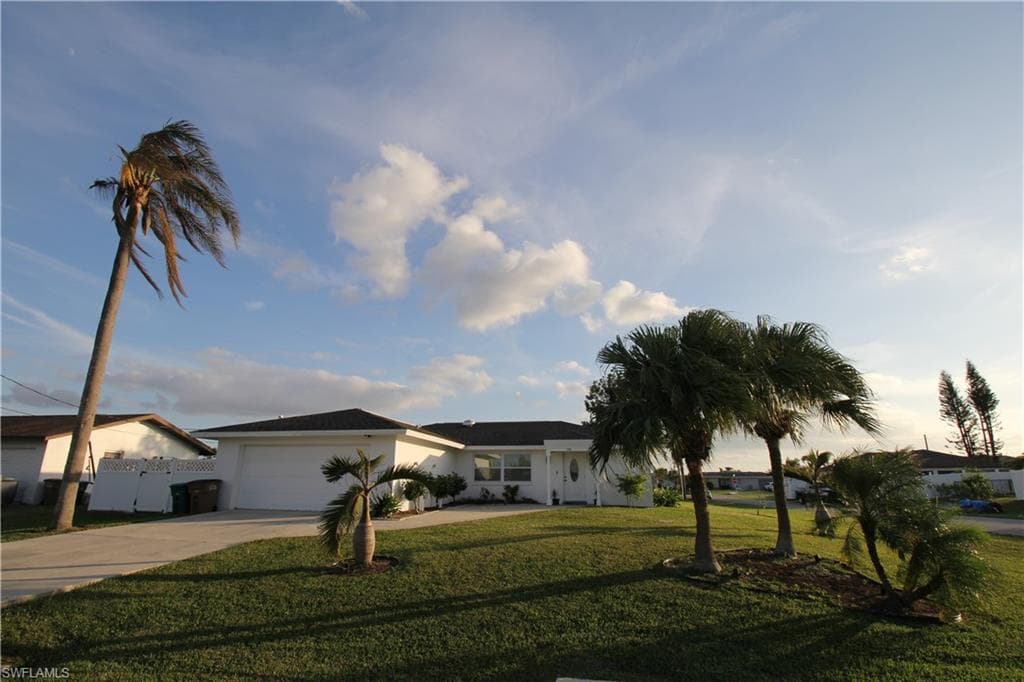 1300 SE 31st TER CAPE CORAL, FL 33904