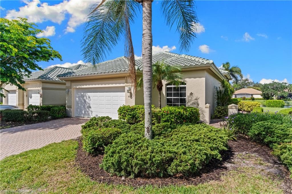 878 Vistana CIR NAPLES, FL 34119