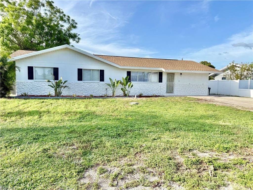 7313 Lobelia RD FORT MYERS, FL 33967