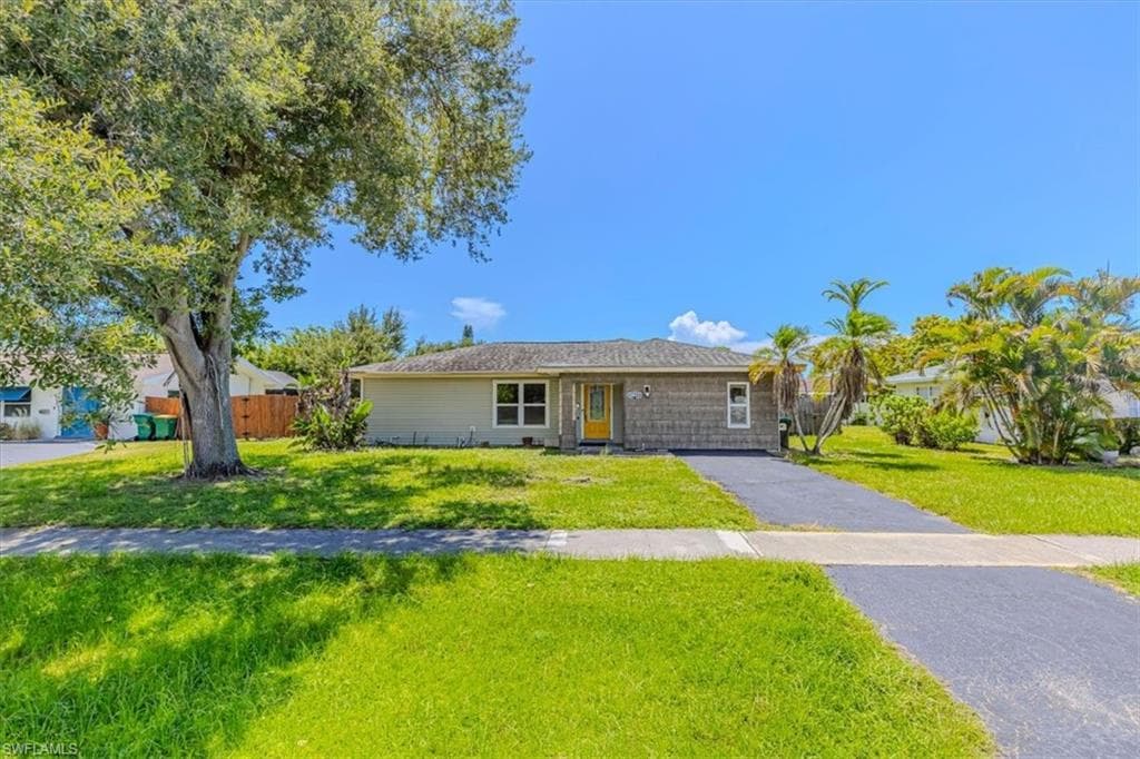 3423 Corana WAY NAPLES, FL 34105