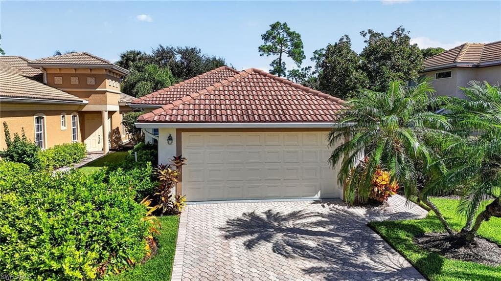 8515 Chase Preserve DR NAPLES, FL 34113