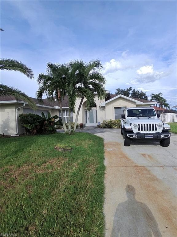 905 SW 8th CT CAPE CORAL, FL 33991