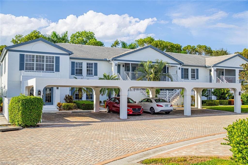 823 Tanbark DR 101 NAPLES, FL 34108