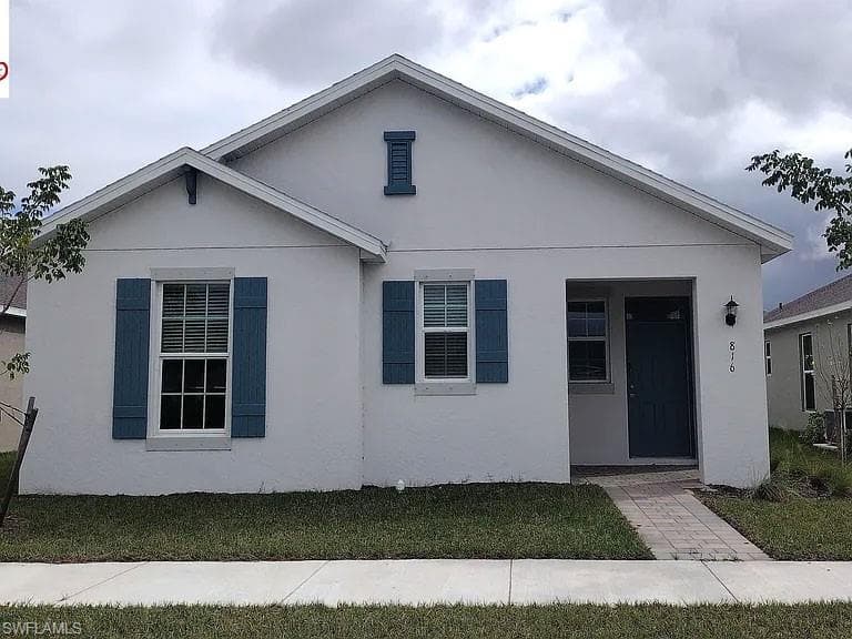 816 Friendship CIR LABELLE, FL 33935