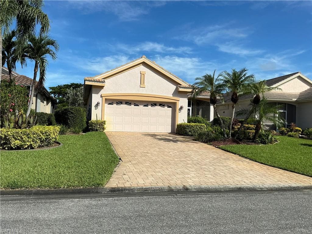 2097 Oxford Ridge CIR LEHIGH ACRES, FL 33973