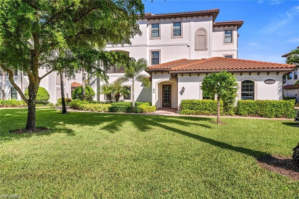 4520 Colony Villas DR 2102 BONITA SPRINGS, FL 34134