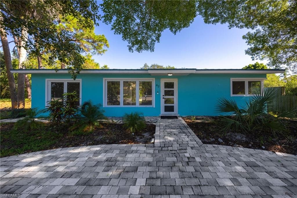 47 River CT NAPLES, FL 34110