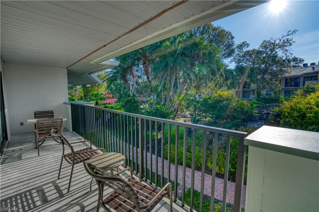 600 Neapolitan WAY 223 NAPLES, FL 34103