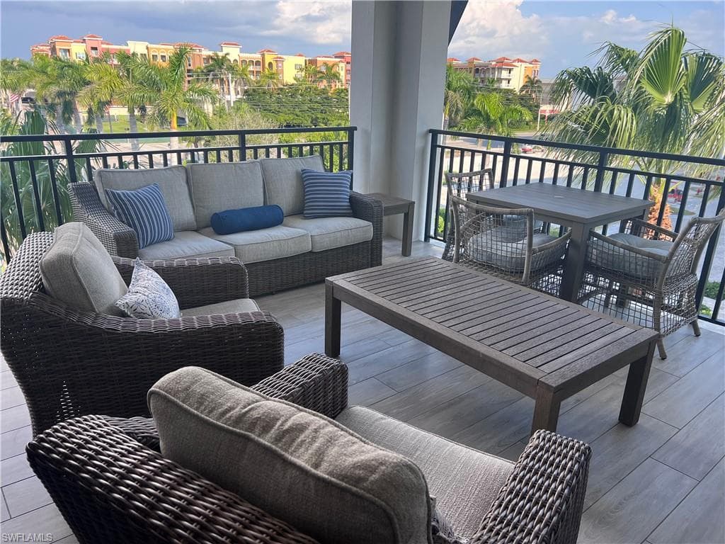 1135 3rd AVE S 411 NAPLES, FL 34102