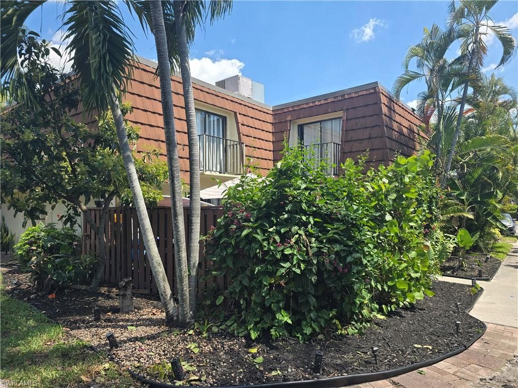 5240 Cedarbend DR 3 FORT MYERS, FL 33919