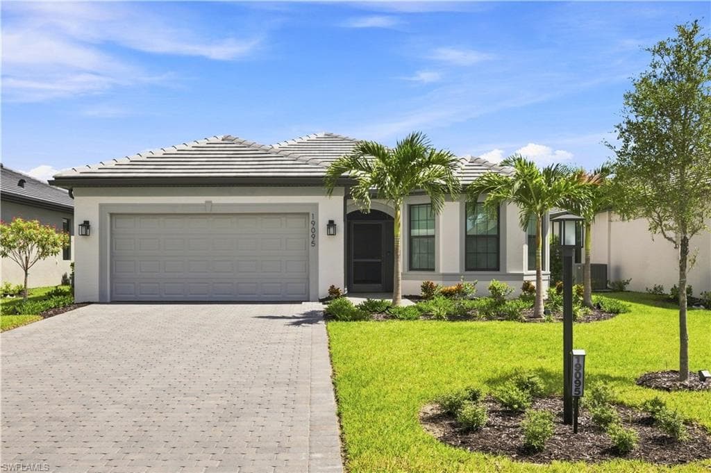 19095 Hanley BLVD ESTERO, FL 33928