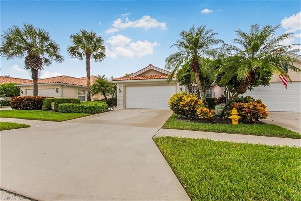 4585 Pasadena CT NAPLES, FL 34109